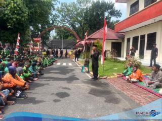 Kebersamaan Brimob dan Ojol di Sumut : Satukan Hati, Tebar Kepedulian